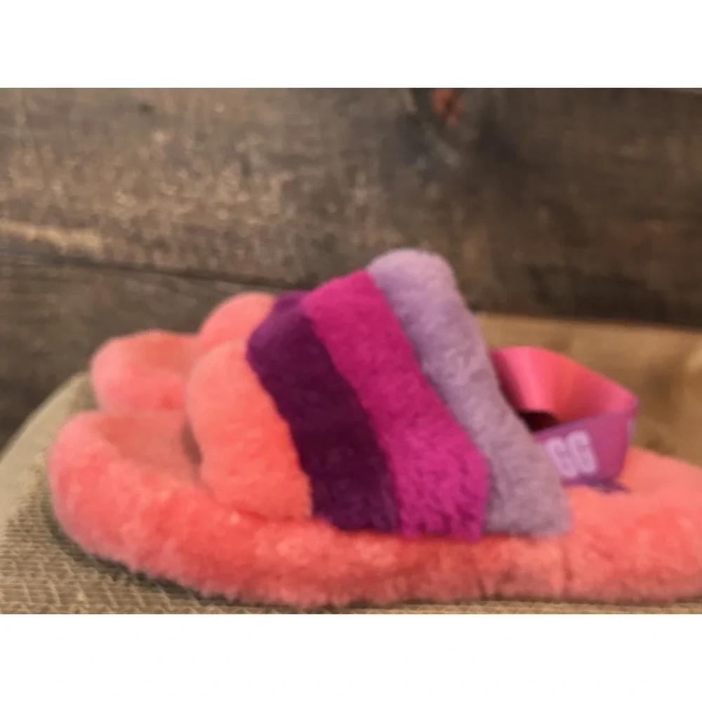 Ugg Fluff Yeah Rainbow Fur‎ Youth Size 4